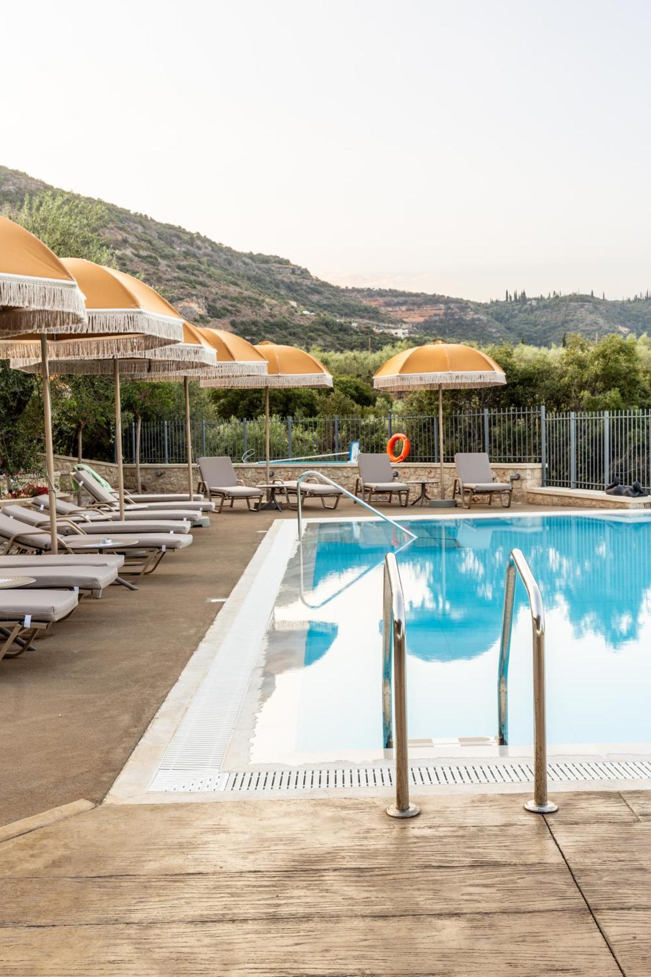 Olympia Zervea Studios With Pool - Apartment Kardamyli Zewnętrze zdjęcie
